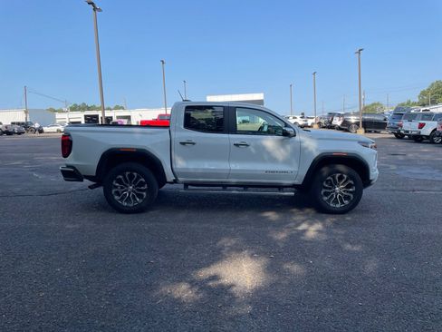 Used 2024 GMC Canyon Denali AWD/4WD image 7