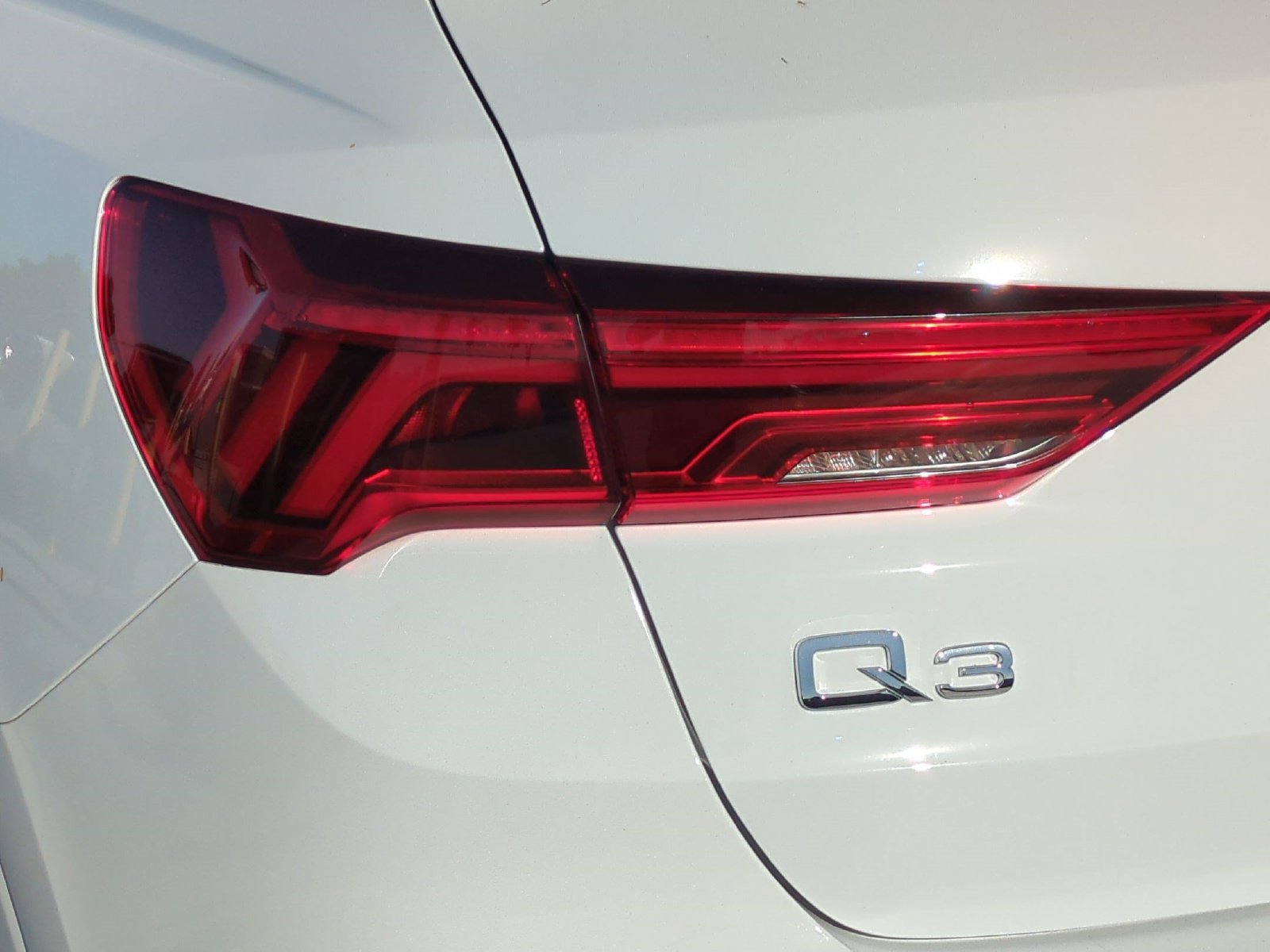 Used 2023 Audi Q3 2.0T Premium w/ Convenience Package AWD/4WD image 18