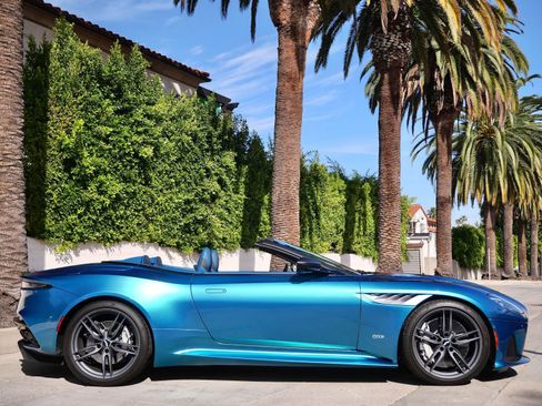 Used 2020 Aston Martin DBS Superleggera Volante RWD image 19