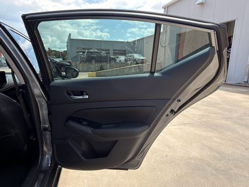 Used 2025 Nissan Altima 2.5 SL image 13