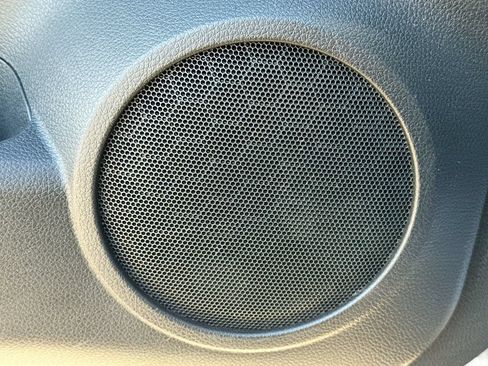 Used 2017 Nissan Rogue SV FWD image 21