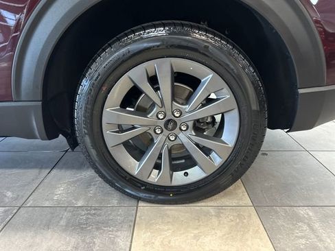 Used 2022 Ford Explorer XLT w/ Equipment Group 202A AWD/4WD image 9