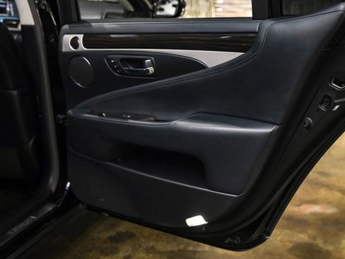 Used 2015 Lexus LS 460 L RWD image 46