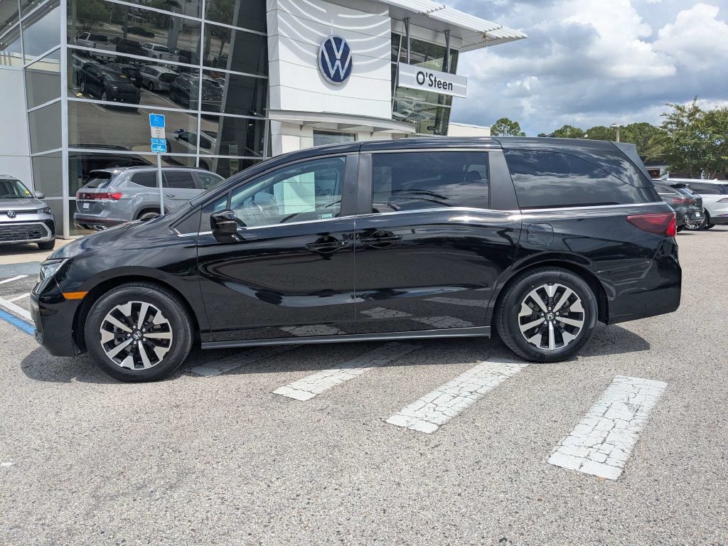 Used 2025 Honda Odyssey EX-L image 3