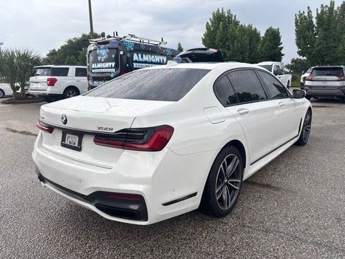 Used 2022 BMW 750i xDrive w/ Executive Package AWD/4WD image 5