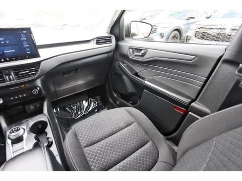 Used 2025 Ford Escape Active w/ Tech Pack #1 FWD image 9