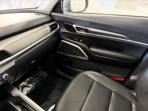 Used 2021 Kia Telluride LX AWD/4WD image 23