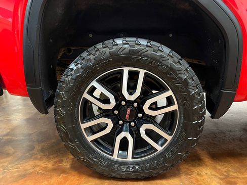 Used 2021 GMC Sierra 1500 AT4 w/ AT4 Value Package AWD/4WD image 11