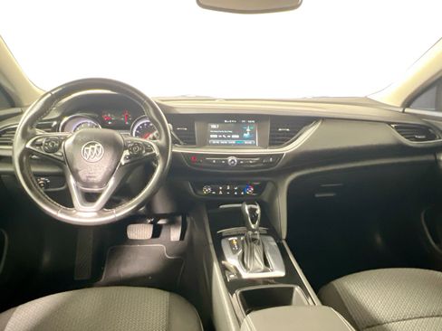 Used 2018 Buick Regal Preferred image 31