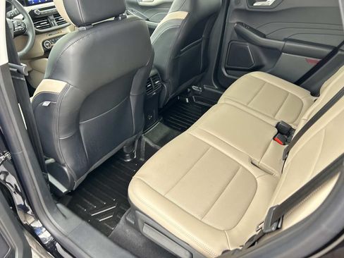 Used 2021 Ford Escape SEL w/ Technology Package FWD image 20