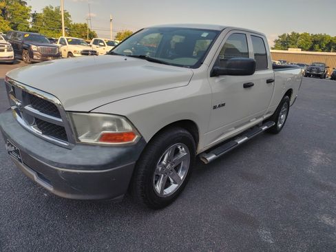 Used 2009 Dodge Ram 1500 Truck ST w/ ST Popular Equipment Group image 4