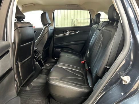 Used 2021 Lincoln Nautilus AWD image 25