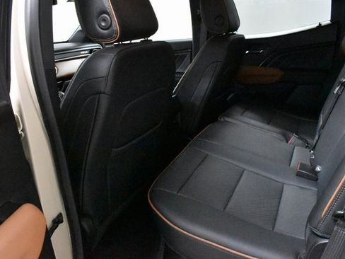 Used 2023 GMC Canyon AT4 w/ AT4 Premium Package image 15