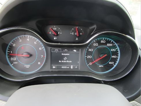 Used 2017 Chevrolet Cruze LT image 17