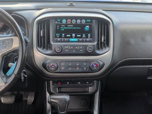 Used 2018 GMC Canyon SLE w/ SLE Convenience Package image 3