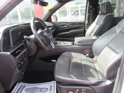 Used 2021 Cadillac Escalade Sport AWD/4WD image 9