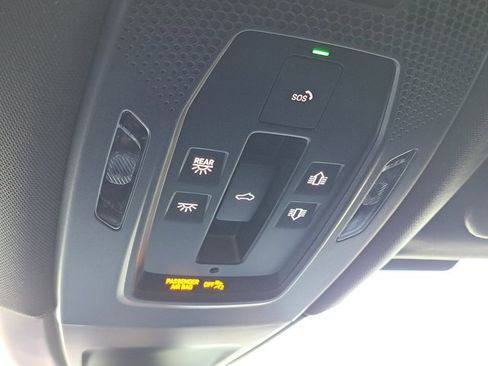 Used 2025 Porsche Panamera 4 image 31