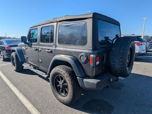 Used 2018 Jeep Wrangler Unlimited Sport image 3