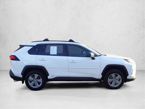 Used 2025 Toyota RAV4 LE AWD/4WD image 5