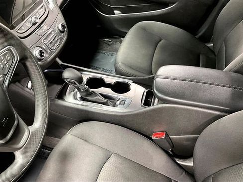 Used 2023 Chevrolet Malibu LT image 17