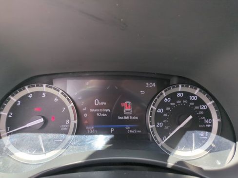 Used 2021 Toyota Highlander XLE FWD image 11