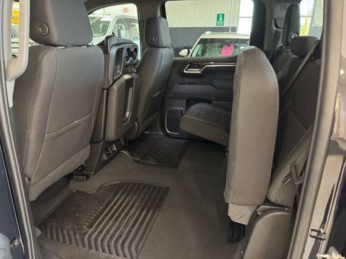 Used 2023 GMC Sierra 1500 SLE image 12