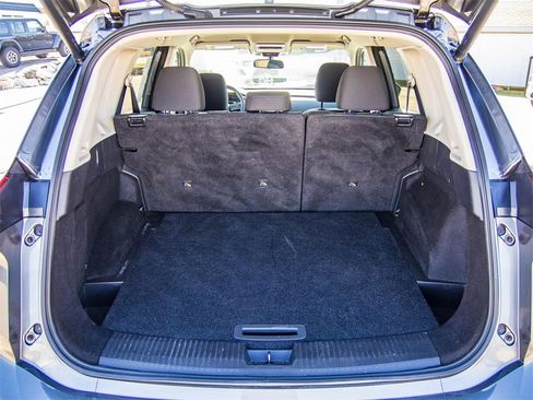 Used 2024 Nissan Rogue SV image 11