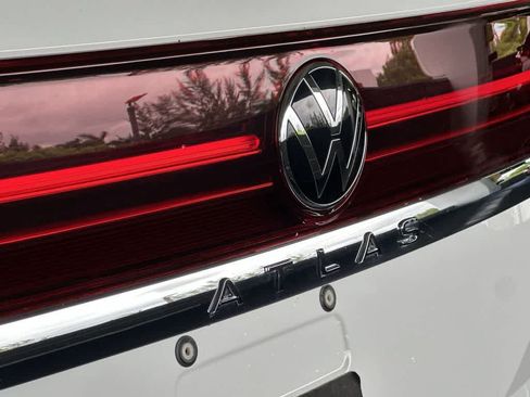 Used 2024 Volkswagen Atlas SE FWD image 10