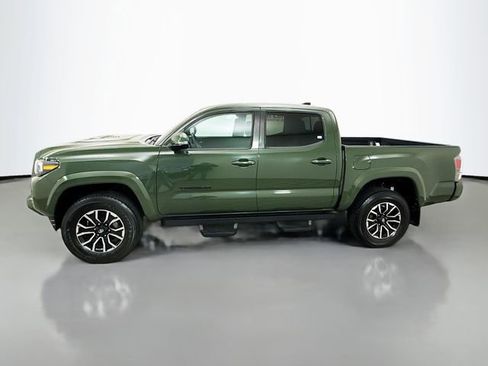 Used 2022 Toyota Tacoma TRD Sport image 4