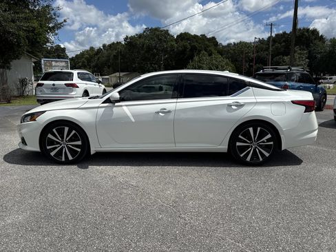 Used 2019 Nissan Altima 2.5 Platinum FWD image 2