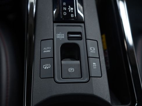 Used 2026 Toyota Prius Plug-In Hybrid image 25