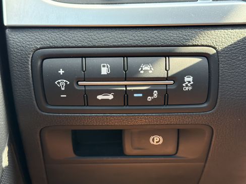Used 2018 Genesis G80 3.8 AWD/4WD image 23