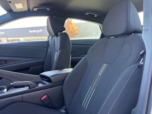 Certified 2025 Hyundai Elantra Sport image 34