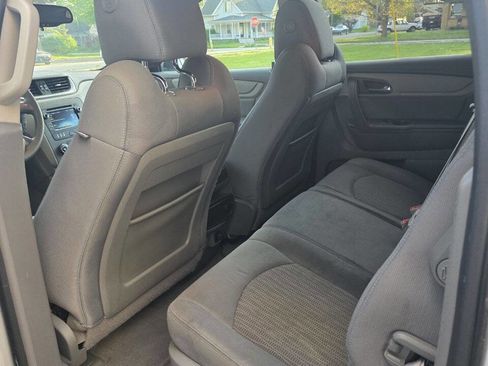 Used 2017 Chevrolet Traverse LS FWD image 11