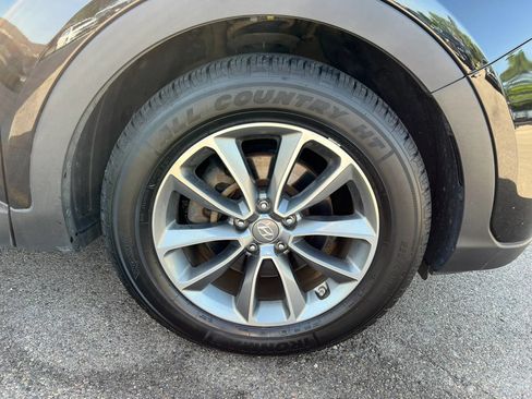 Used 2017 Hyundai Santa Fe SE FWD image 10
