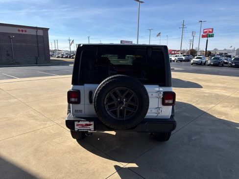 Used 2024 Jeep Wrangler Sport S image 4