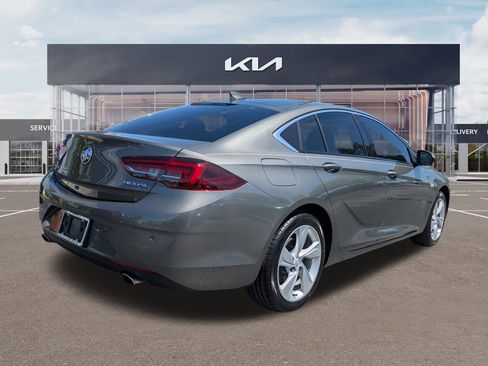 Used 2018 Buick Regal Preferred w/ Sights and Sounds Package FWD image 4