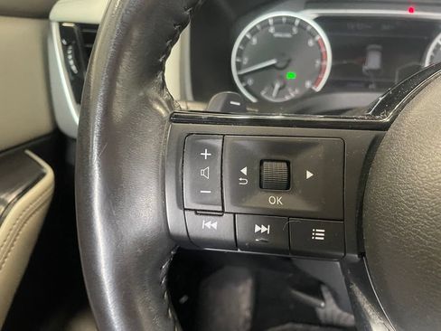 Certified 2022 Nissan Rogue SV w/ SV Premium Package FWD image 12