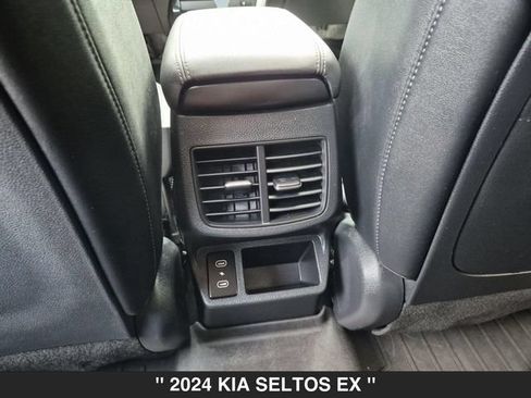Used 2024 Kia Seltos EX AWD/4WD image 30