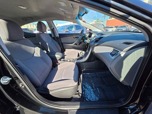 Used 2016 Hyundai Elantra SE image 10