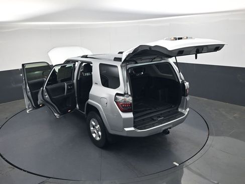 Used 2022 Toyota 4Runner SR5 Premium w/ Moonroof Package RWD image 47