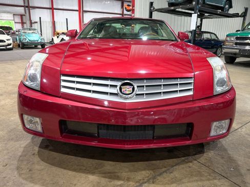 Used 2005 Cadillac XLR RWD image 27