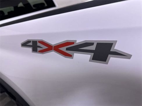 Used 2025 Chevrolet Silverado 2500 LT w/ Convenience Package image 32