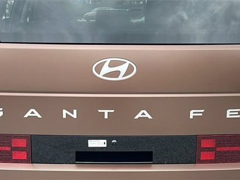 Used 2024 Hyundai Santa Fe Limited FWD image 9