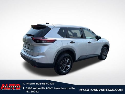 Used 2024 Nissan Rogue S AWD/4WD image 3