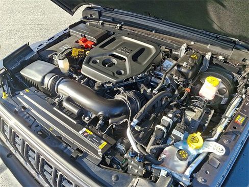 Used 2024 Jeep Wrangler Sport S image 27