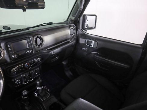 Used 2020 Jeep Gladiator Sport w/ Quick Order Package 24S image 32