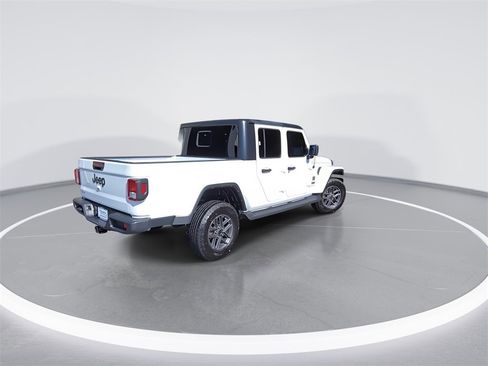 Used 2022 Jeep Gladiator Sport image 8