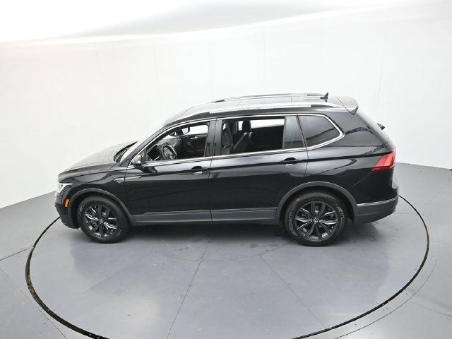 Used 2023 Volkswagen Tiguan SE FWD image 41