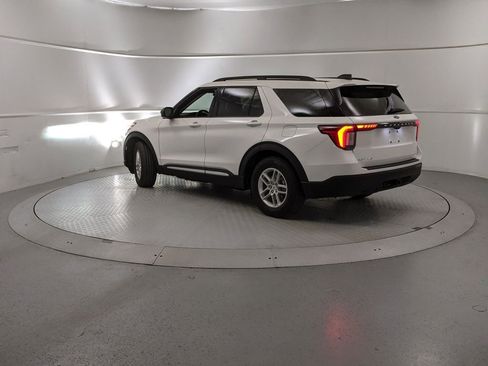 New 2025 Ford Explorer Active image 4